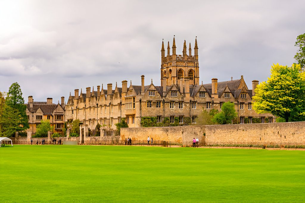 Consultant For Study In UK